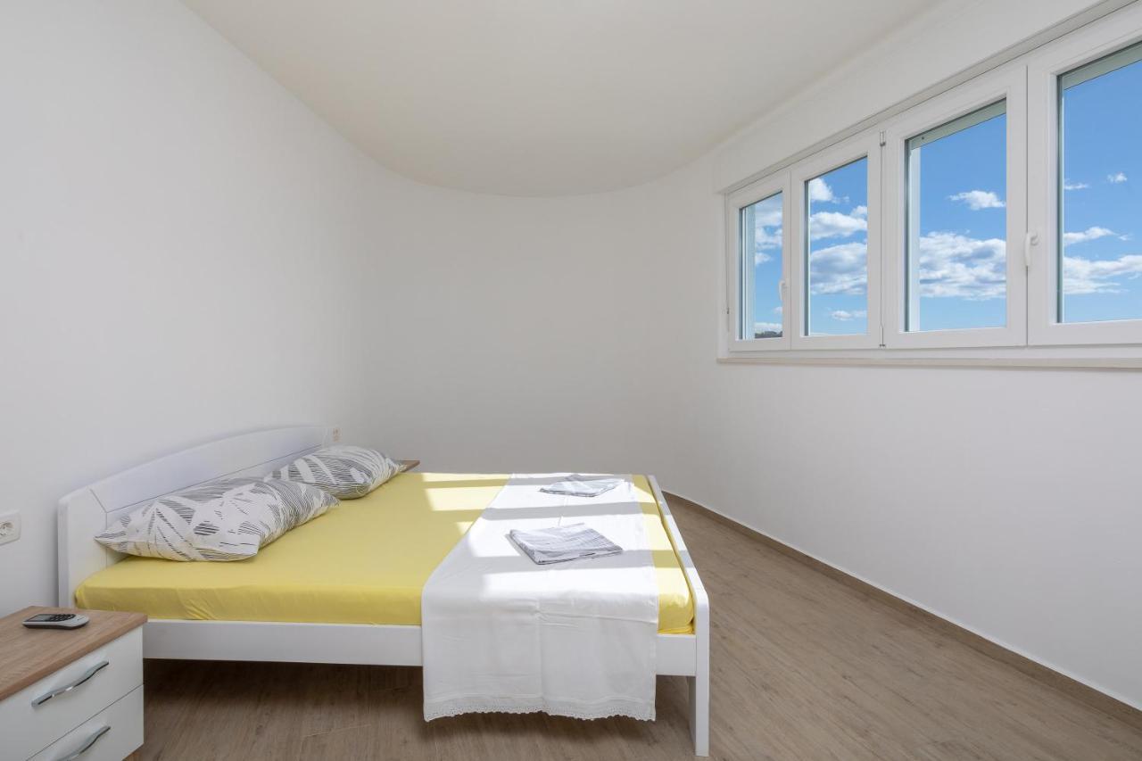 Absolute Beach Holidays Apartamento Dugi Rat Exterior foto
