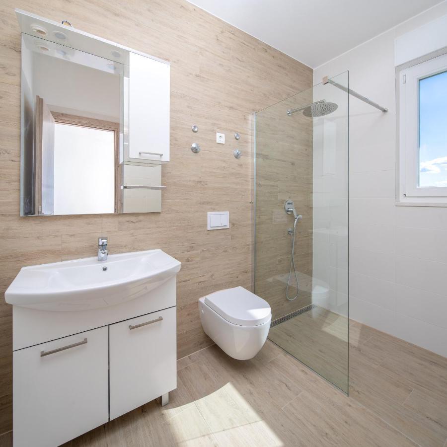 Absolute Beach Holidays Apartamento Dugi Rat Exterior foto