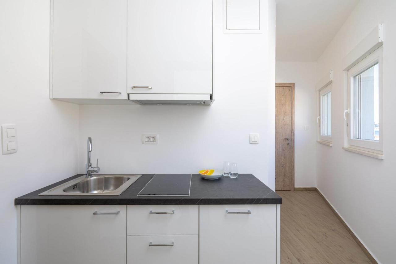 Absolute Beach Holidays Apartamento Dugi Rat Exterior foto